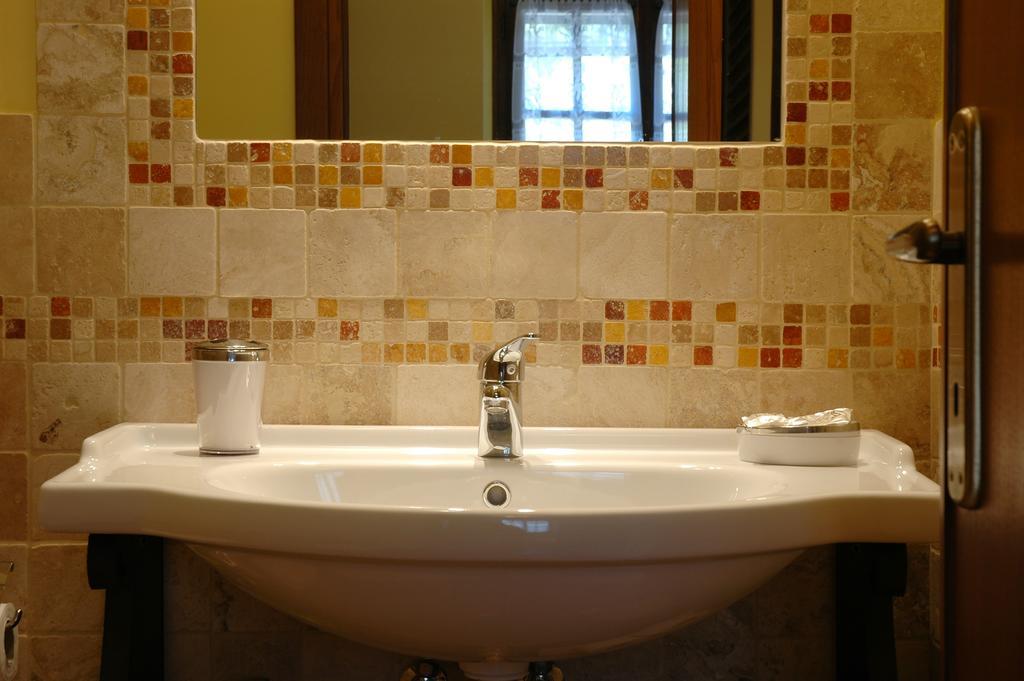 Casale Favilluta Guest House Petrignano Стая снимка