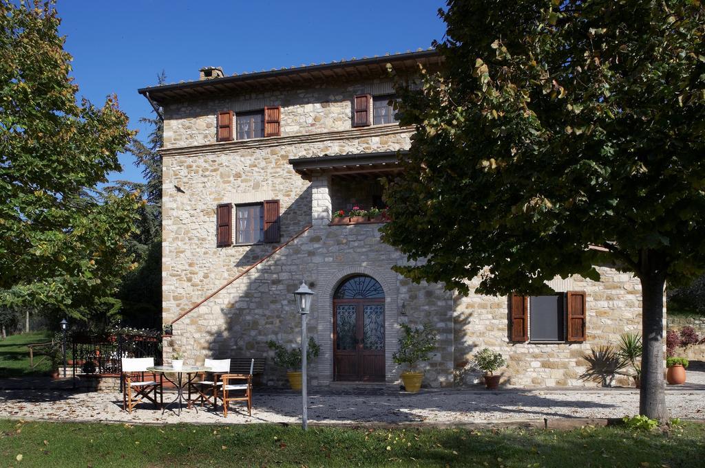 Casale Favilluta Guest House Petrignano Екстериор снимка
